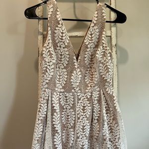 White lace short dress